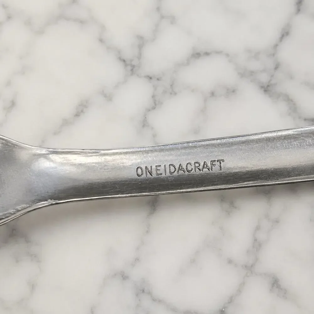 11 x Oneida VENUS Teaspoon Silver Romantic Ornate Victorian Art Nouveau Scroll
